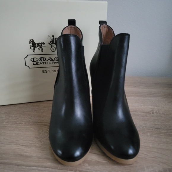 NIB Coach Farah Washed Leather Boots - Picture 3 of 8
